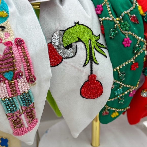Handmade grinch themed headband - Picture 2 of 3